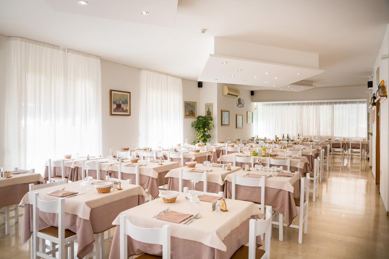 Hotel Augusta Caorle Exterior foto